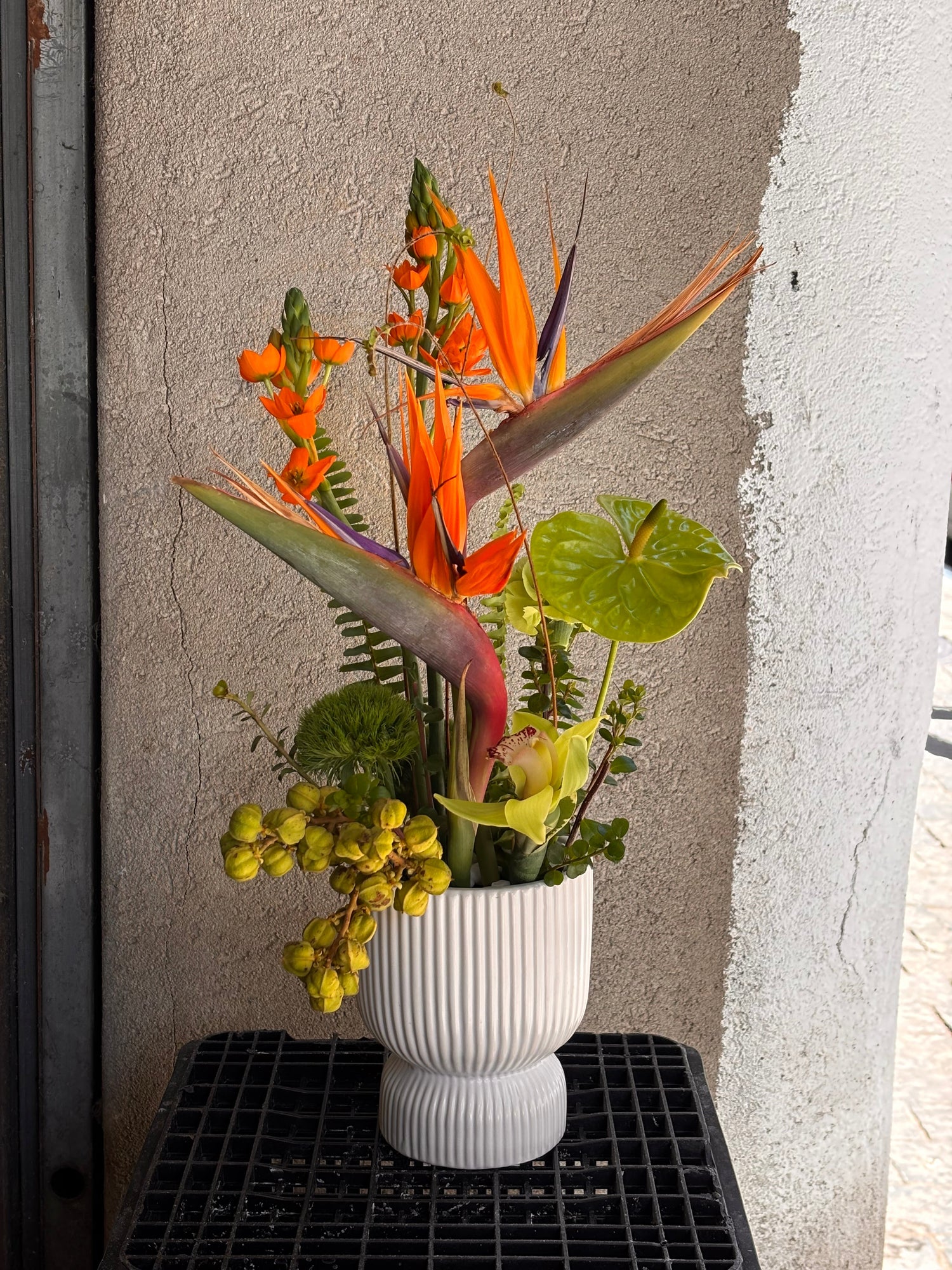 Compositions in pots and mugs